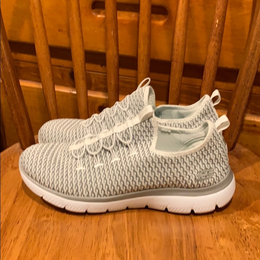 Women’s Skechers Shoes 👟